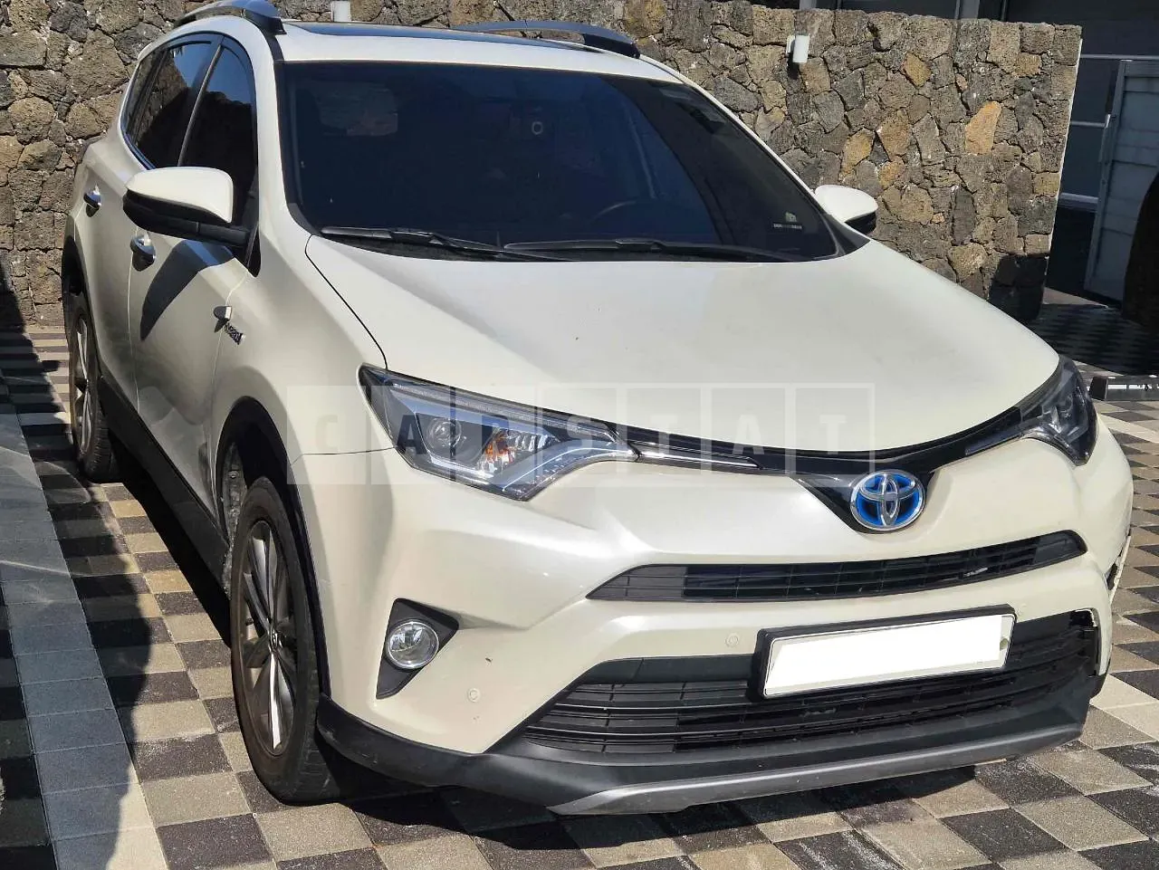 Photo 2 of 12: 2016 Toyota Lave 4 Hybrid, VIN JTMDJREV5HD071965 — Korean insurance auction