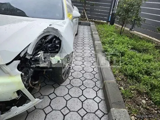 Photo 2 of 17: 2016 Porsche Panamera 4 — Korean insurance auction