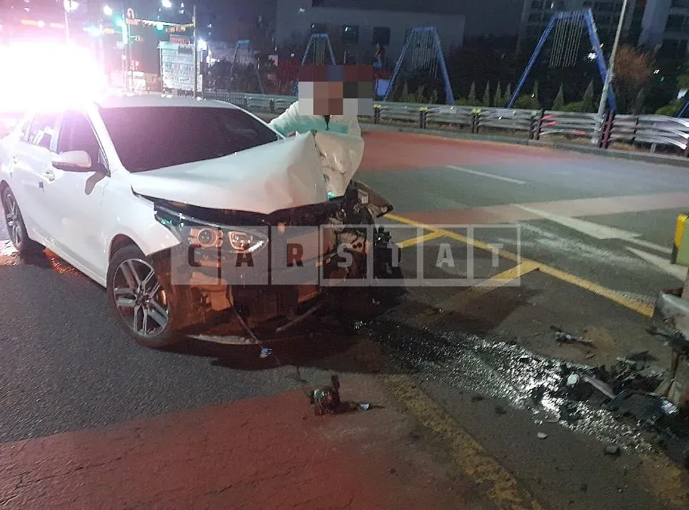 Photo 2 of 4: 2019 Kia K3 1.6 — Korean insurance auction