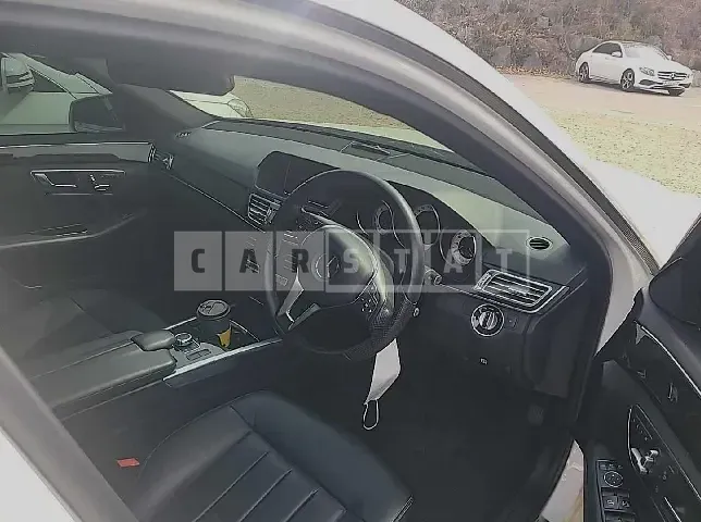Photo 2 of 9: 2016 Mercedes-Benz E 250, VIN WDDHF9HB4GB273085 — Korean insurance auction