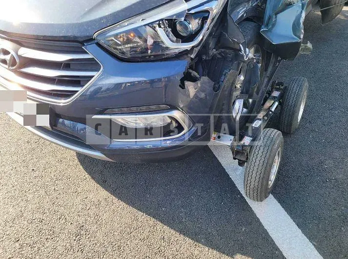 Photo 2 of 10: 2016 Hyundai Santa Fe DM — Korean insurance auction