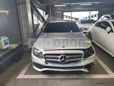 Photo 1 of 30: 2018 Mercedes-Benz E220 d, VIN WDDZF0EB3JA347534 — Korean insurance auction