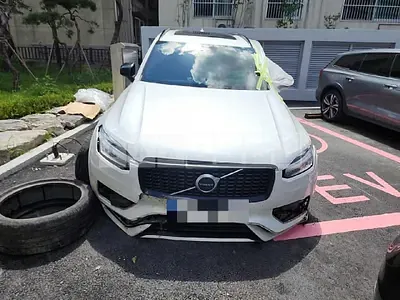 Photo 1 of 12: 2020 Volvo XC90T8 AWD, VIN YV1LFBR0DM1677502 — Korean insurance auction