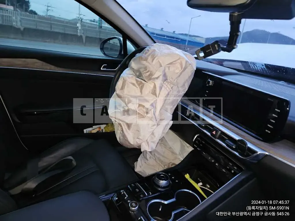 Photo 2 of 23: 2023 Kia K5, VIN KNAG341JBPA029100 — Korean insurance auction