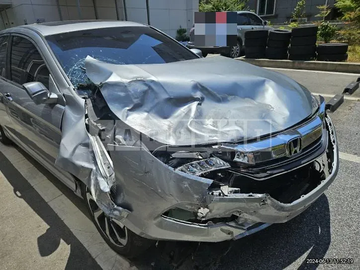 Photo 2 of 8: 2017 Honda Accord 2.4 — Korean insurance auction