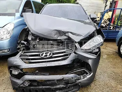 Photo 1 of 22: 2016 Hyundai Santa Fe DM, VIN KMHSW81UBGU630248 — Korean insurance auction