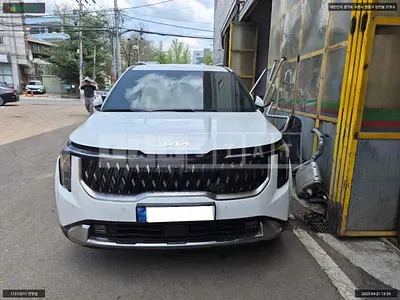 Photo 1 of 15: 2024 Kia Carnival, VIN KNANC81BBSS471781 — Korean insurance auction