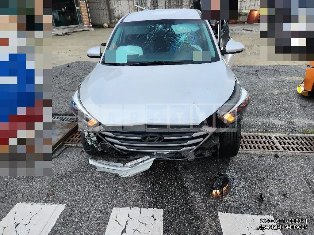 Photo 2 of 9: 2015 Hyundai Tucson, VIN KMHJ281ADGU060530 — Korean insurance auction