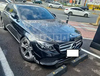 Photo 1 of 19: 2017 Mercedes-Benz E220d, VIN WDDZF0EB5HA185903 — Korean insurance auction