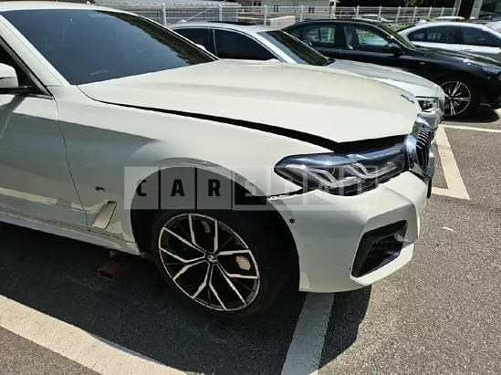 Photo 2 of 50: 2021 BMW 530e — Korean insurance auction