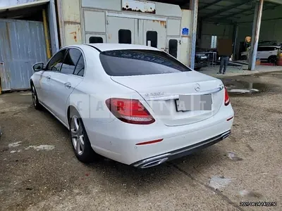Photo 1 of 7: 2017 Mercedes-Benz E220 d, VIN WDDZF0EBXHA038833 — Korean insurance auction