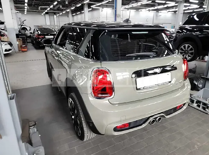 Photo 2 of 15: 2020 MINI Cooper S, VIN WMWXY7107L2N00516 — Korean insurance auction