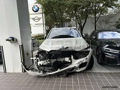 Photo 1 of 31: 2021 BMW X5 xDrive30d — Korean insurance auction