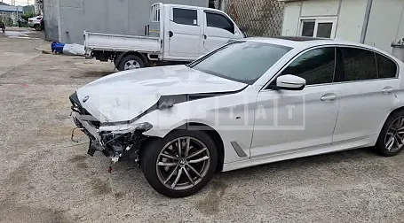 Photo 2 of 30: 2020 BMW 520d xDrive M Sport Package, VIN WBAJF5106LWW72352 — Korean insurance auction