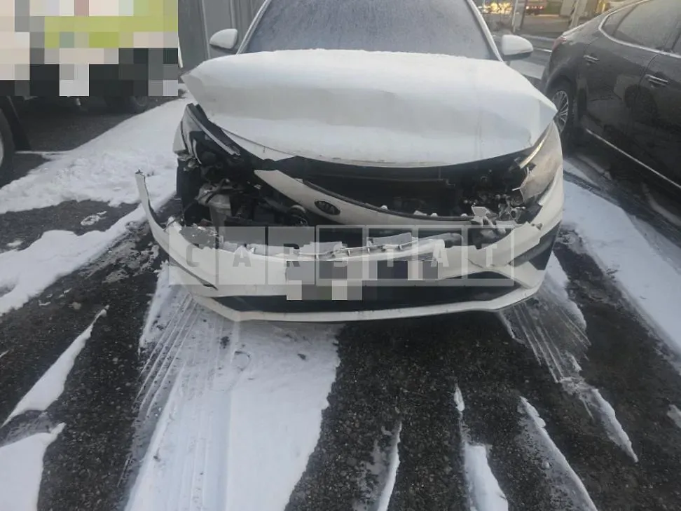 Photo 2 of 11: 2018 Kia K5 2.0 — Korean insurance auction