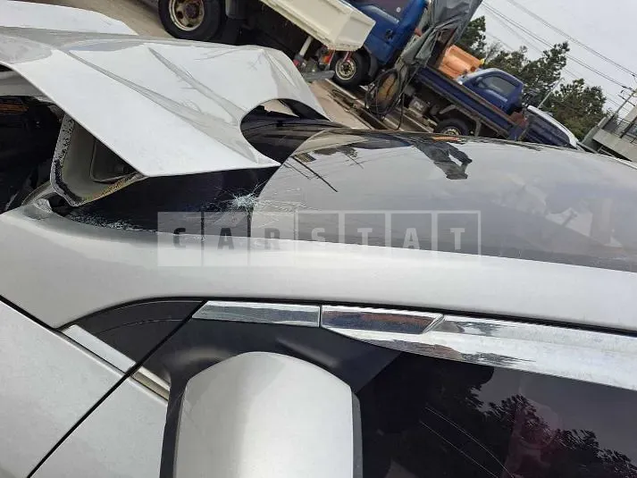 Photo 2 of 13: 2018 Hyundai IONIQ Electric Car, VIN KMHC051HFJU025422 — Korean insurance auction