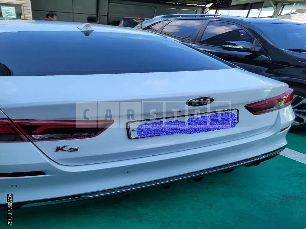 Photo 2 of 11: 2019 Kia K5, VIN KNAGU411BKA291111 — Korean insurance auction