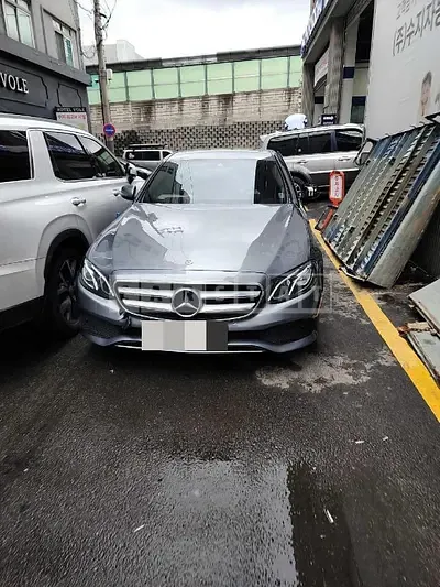 Photo 1 of 7: 2019 Mercedes-Benz E300, VIN WDDZF4JB6KA577647 — Korean insurance auction