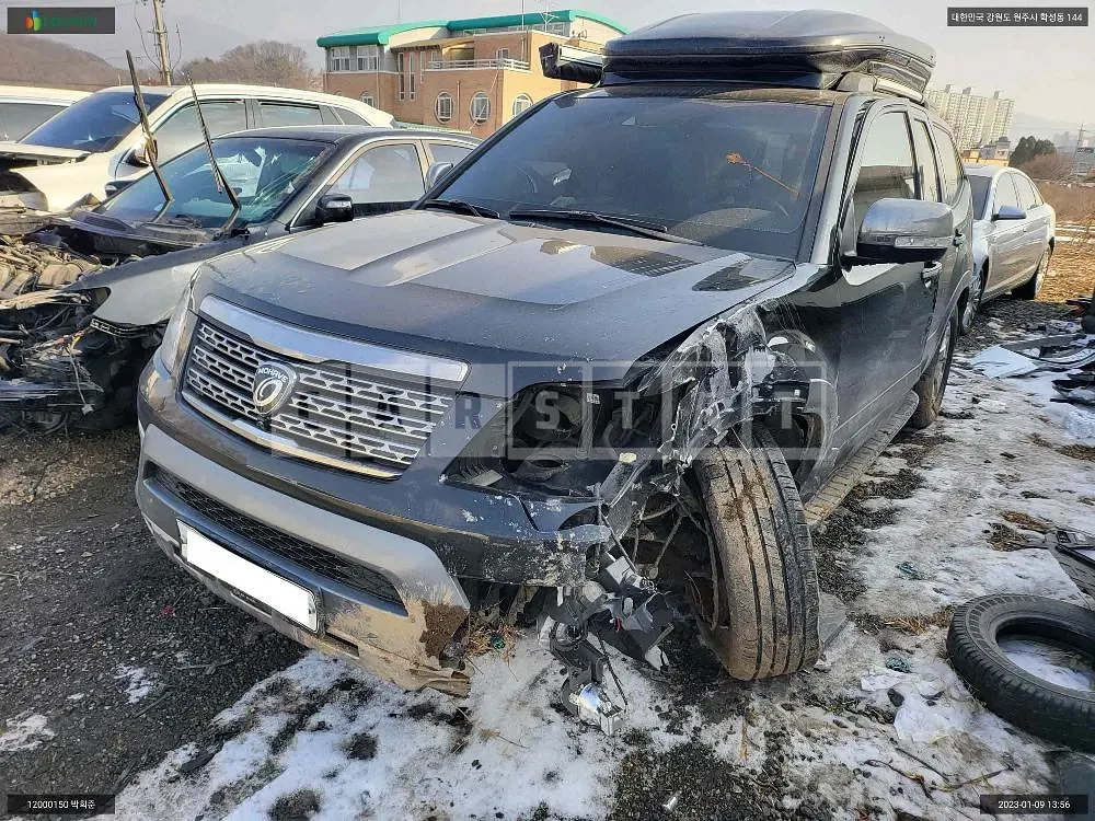 Photo 2 of 12: 2017 Kia Mojave, VIN KNAKN814DHA164418 — Korean insurance auction