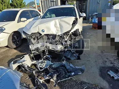Photo 1 of 17: 2023 BMW X6 xDrive40i M Sport — Korean insurance auction
