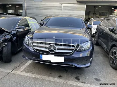 Photo 1 of 14: 2019 Mercedes-Benz E 300 — Korean insurance auction