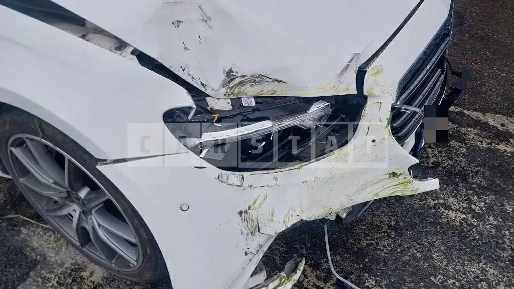 Photo 2 of 30: 2022 Mercedes-Benz E300 e 4Matic — Korean insurance auction