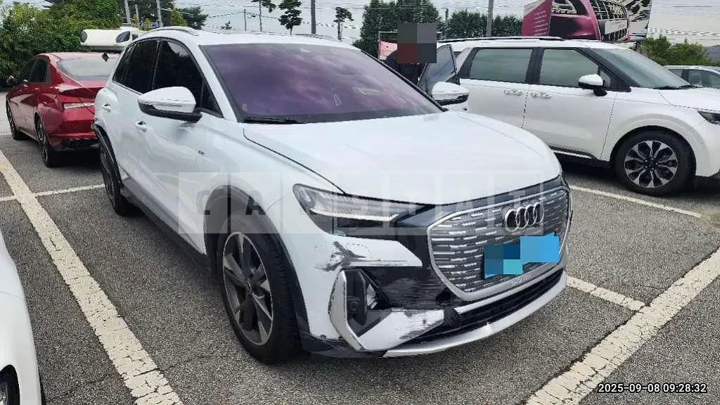 Photo 2 of 31: 2023 Audi Q4 40 e-tron — Korean insurance auction