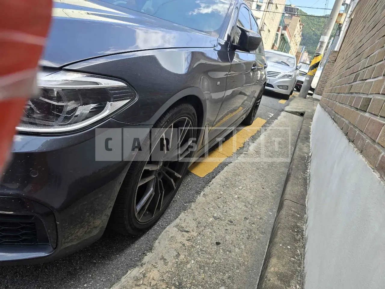 Photo 2 of 7: 2017 BMW 520d, VIN WBAJC3109HG925274 — Korean insurance auction