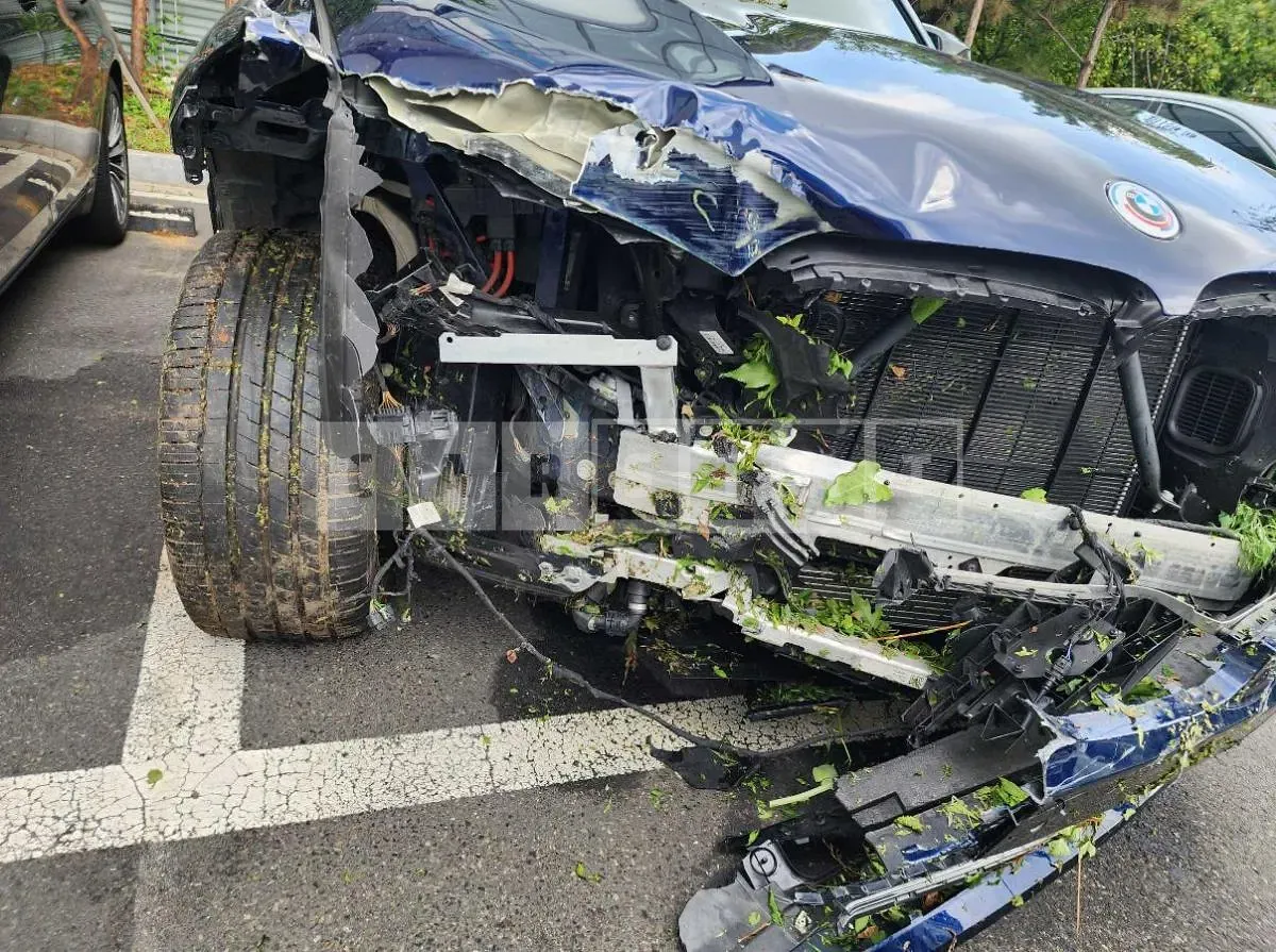 Photo 2 of 58: 2020 BMW X5 M, VIN WBSJU0108L9D69577 — Korean insurance auction