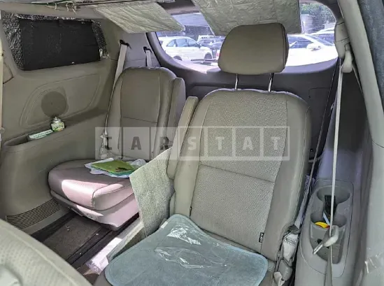 Photo 2 of 14: 2018 Kia Carnival — Korean insurance auction