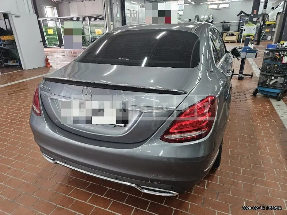 Photo 2 of 10: 2018 Mercedes-Benz C220d, VIN WDDWF0EB3JR337770 — Korean insurance auction