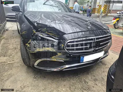 Photo 1 of 16: 2022 Mercedes-Benz E250, VIN W1KZF4FB3NB072818 — Korean insurance auction