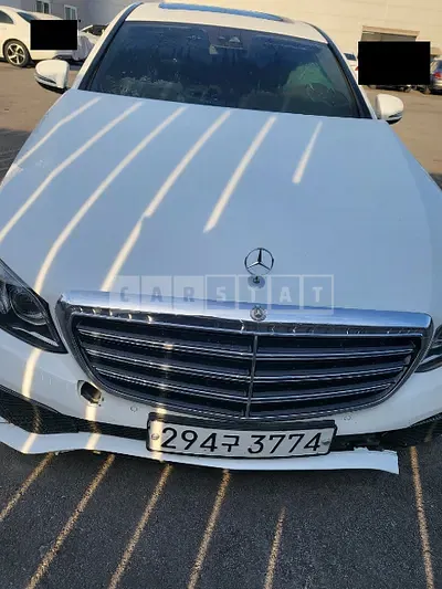 Photo 1 of 18: 2020 Mercedes-Benz E220d 4Matic, VIN W1KZF0FB4LA769071 — Korean insurance auction