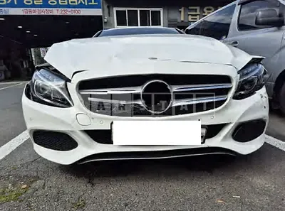 Photo 1 of 8: 2018 Mercedes-Benz C 200 — Korean insurance auction