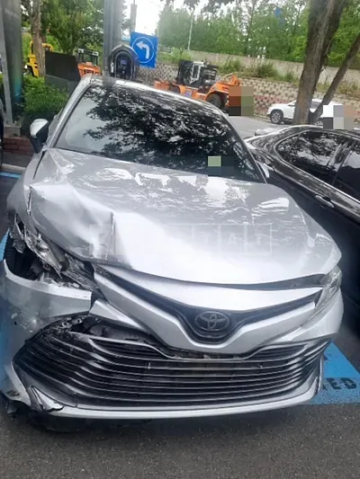 Photo 1 of 16: 2018 Toyota Camry, VIN JTNB11HK0J3063807 — Korean insurance auction