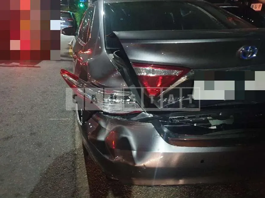 Photo 2 of 31: 2017 Toyota Camry Hybrid LE — Korean insurance auction