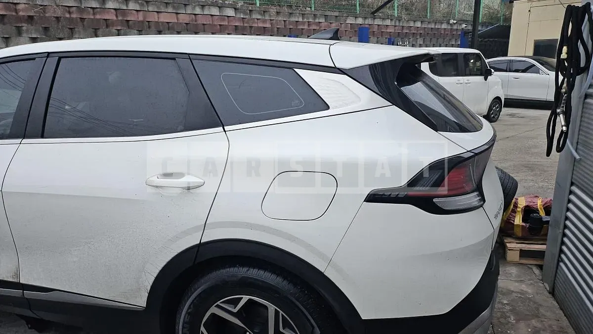 Photo 2 of 13: 2022 Kia Sportage — Korean insurance auction