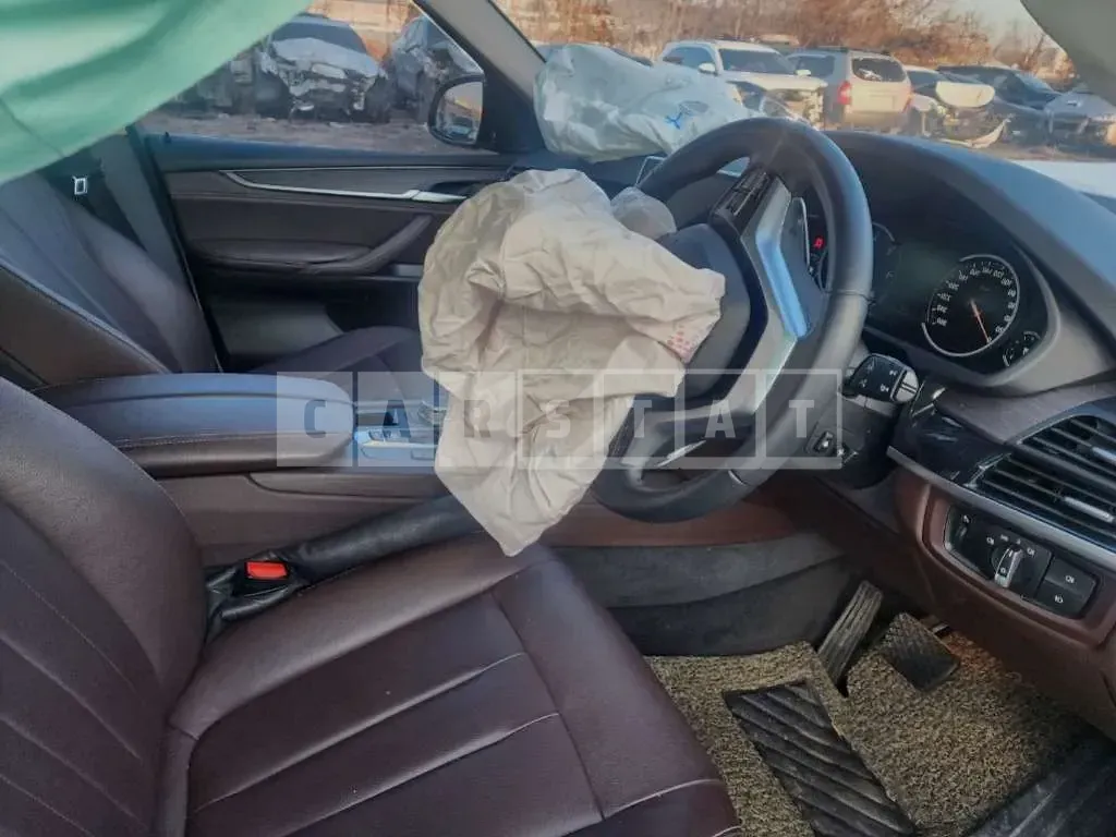 Photo 2 of 2: 2018 BMW X5 xDrive30d, VIN WBAKS4105J0Y67367 — Korean insurance auction
