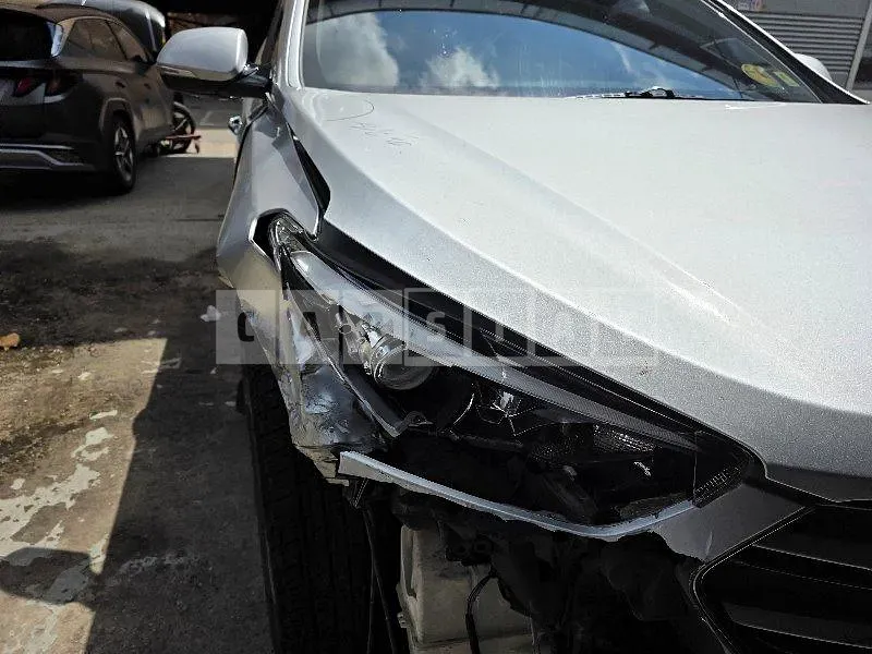 Photo 2 of 39: 2016 Hyundai Santa Fe DM — Korean insurance auction