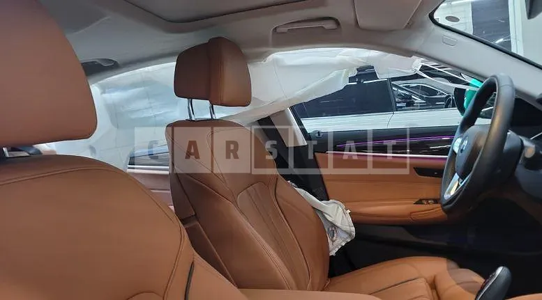 Photo 2 of 41: 2023 BMW 520i — Korean insurance auction