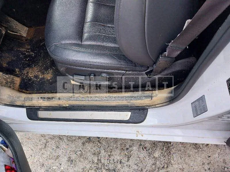 Photo 2 of 5: 2017 Hyundai Genesis G80, VIN KMHGL41DDJU238284 — Korean insurance auction