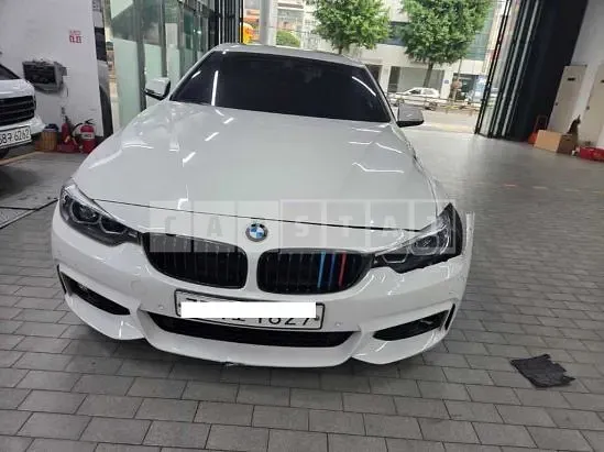 Photo 2 of 44: 2020 BMW 420i Coupe, VIN WBA4S3102LFH16699 — Korean insurance auction