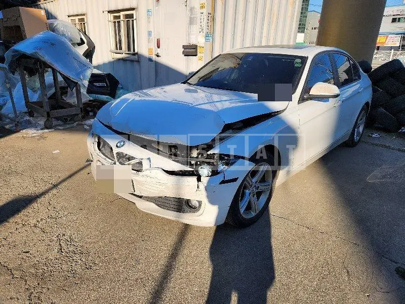 Photo 2 of 2: 2015 BMW 320d, VIN WBA3D3105FK276945 — Korean insurance auction