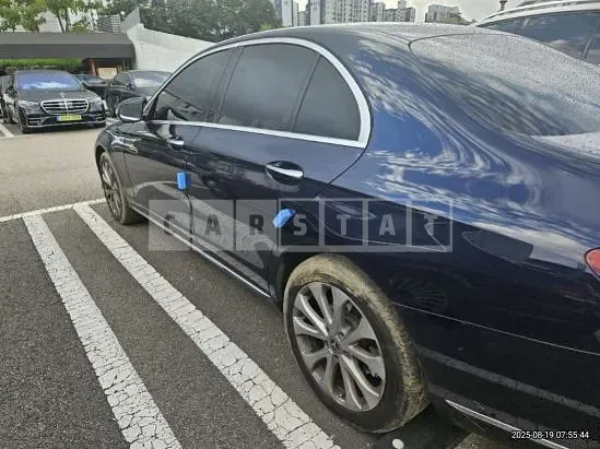 Photo 2 of 19: 2019 Mercedes-Benz E220d 4Matic — Korean insurance auction