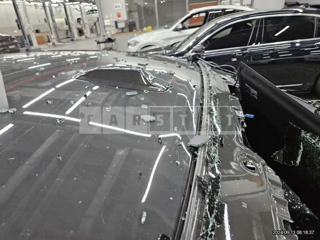 Photo 2 of 26: 2023 BMW i4 M50 — Korean insurance auction