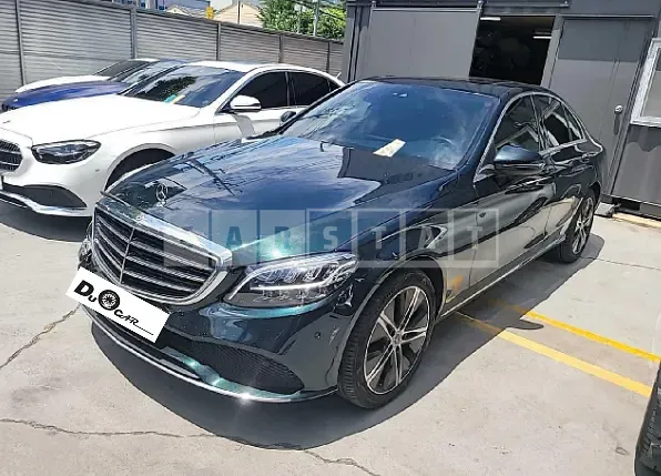 Photo 2 of 34: 2019 Mercedes-Benz C220d 4Matic, VIN WDDWF1FB6KR443006 — Korean insurance auction