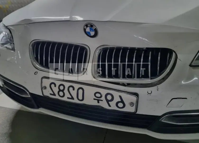 Photo 2 of 5: 2016 BMW 520d xDrive, VIN WBA5E7104GG158077 — Korean insurance auction