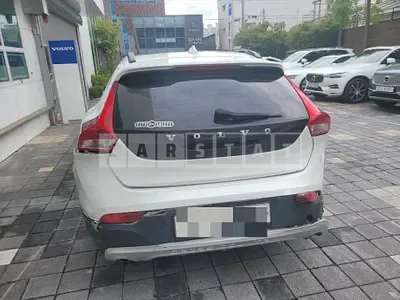 Photo 1 of 9: 2016 Volvo V40CC — Korean insurance auction