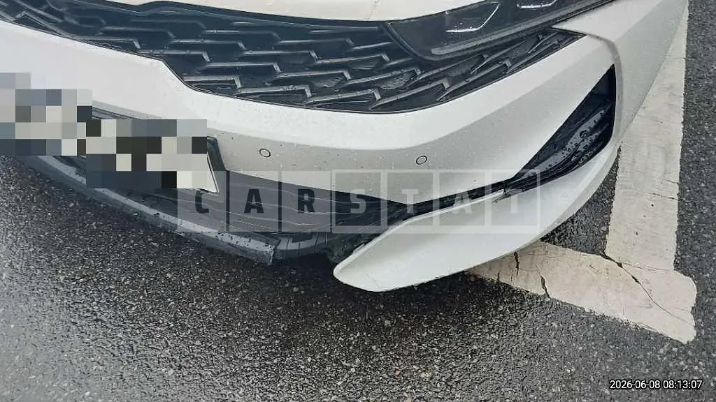 Photo 2 of 19: 2022 Kia K5 — Korean insurance auction