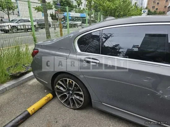 Photo 2 of 16: 2021 BMW 740Li xDrive — Korean insurance auction